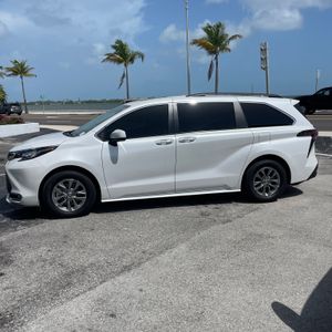 2023 Toyota SIENNA XLE 8-PASSENGER 照片 2