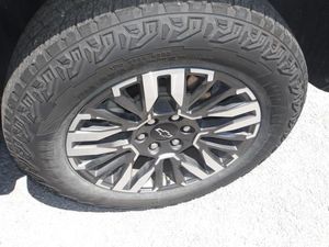 CHEVROLET SUBURBAN Z71 - 10