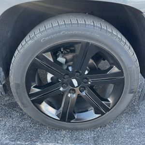 صورة 13 لـ 2019 Cadillac ESCALADE STANDARD