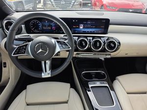 MERCEDES-BENZ CLA - 4