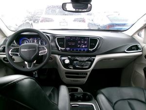 CHRYSLER PACIFICA TOURING L - 4