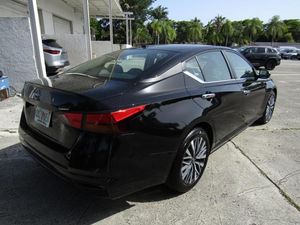 2025 Nissan ALTIMA SV 照片 2