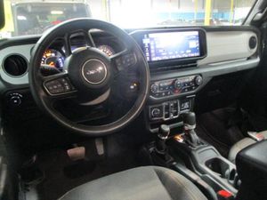 صورة 4 لـ 2025 JEEP WRANGLER SPORT