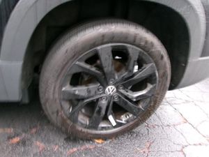 VOLKSWAGEN TAOS SE - 8