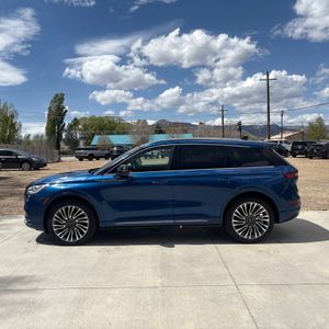 LINCOLN CORSAIR RESERVE - 2