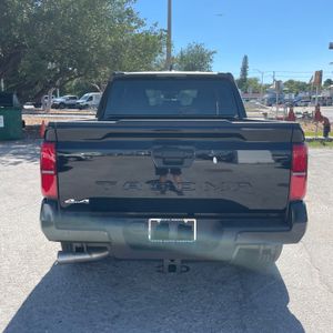 Toyota Tacoma SR5 - 4