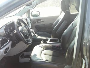 CHRYSLER PACIFICA TOURING L - 3