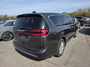 CHRYSLER PACIFICA TOURING L - 2