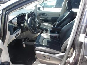 CHRYSLER PACIFICA TOURING L - 3