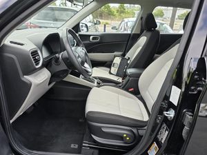 2025 Hyundai VENUE 照片 3