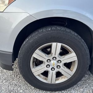 2011 Chevrolet TRAVERSE LT photo 10