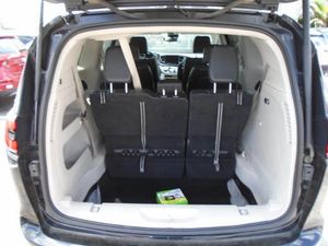 CHRYSLER PACIFICA TOURING L - 6