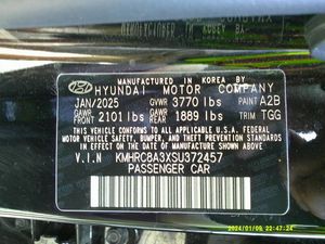 HYUNDAI VENUE SE - 7