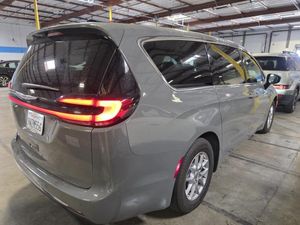 2025 Chrysler PACIFICA SELECT — фото 2