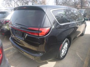 CHRYSLER PACIFICA SELECT - 2