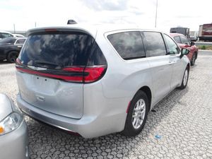 CHRYSLER PACIFICA TOURING L - 2