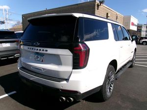 CHEVROLET SUBURBAN Z71 - 2