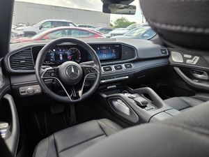 MERCEDES-BENZ GLS - 4