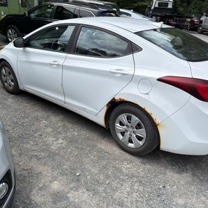 2016 Hyundai ELANTRA SE photo 2