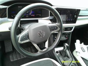 صورة 4 لـ 2025 Volkswagen TAOS SE