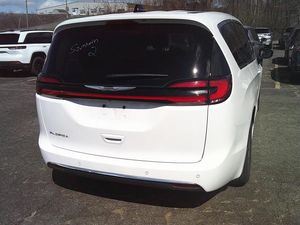 CHRYSLER PACIFICA TOURING L - 2