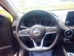 صورة مصغرة 14 لـ 2025 Nissan SENTRA SV