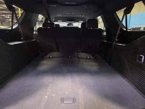 CHEVROLET SUBURBAN Z71 - 6