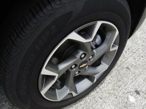 2025 Chevrolet TRAX LT thumbnail 12