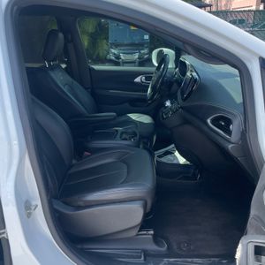 2021 Chrysler PACIFICA TOURING L — миниатюра 25