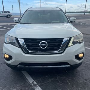 Nissan Pathfinder SV - 8