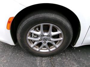 CHRYSLER VOYAGER LX - 10