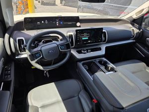 FORD EXPEDITION ACTIVE - 4