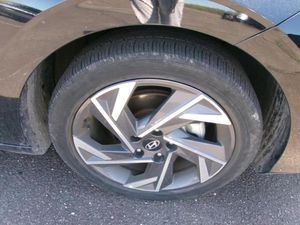 HYUNDAI ELANTRA - 10