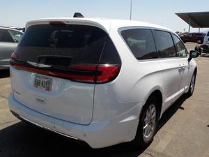 CHRYSLER PACIFICA TOURING L - 2