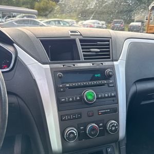 2011 Chevrolet TRAVERSE LT photo 29