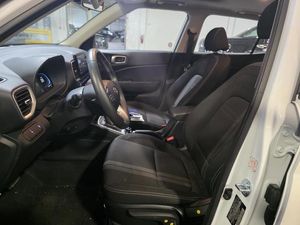 HYUNDAI VENUE SE - 3