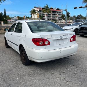 Toyota Corolla CE - 3