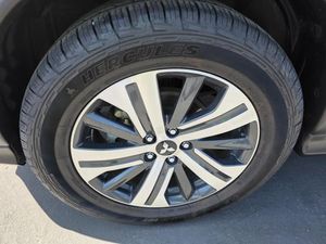 2025 Mitsubishi OUTLANDER SPORT 照片 8