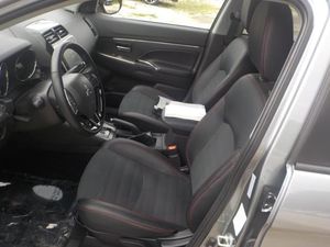 2025 Mitsubishi OUTLANDER SPORT SE 照片 3