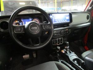 2025 JEEP WRANGLER SAHARA 照片 4