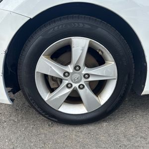 2013 Hyundai ELANTRA GLS 照片 10