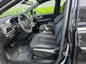 CHRYSLER PACIFICA SELECT - 3