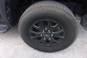 2025 Toyota 4RUNNER SR5 照片 10