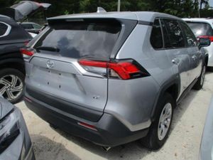 2025 Toyota RAV4 LE 照片 2