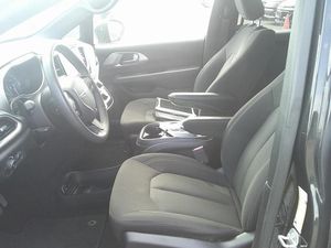 CHRYSLER PACIFICA TOURING - 3