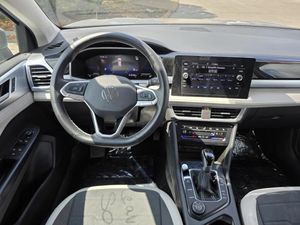 صورة 4 لـ 2025 Volkswagen TAOS SE