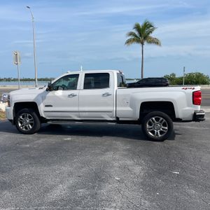 صورة 2 لـ 2019 Chevrolet SILVERADO 2500HD HIGH COUNTRY