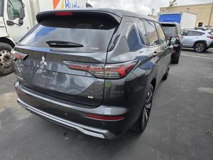 2025 Mitsubishi OUTLANDER — фото 2
