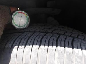 CHRYSLER VOYAGER LX - 9