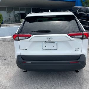 صورة 4 لـ 2025 Toyota RAV4 HYBRID XLE